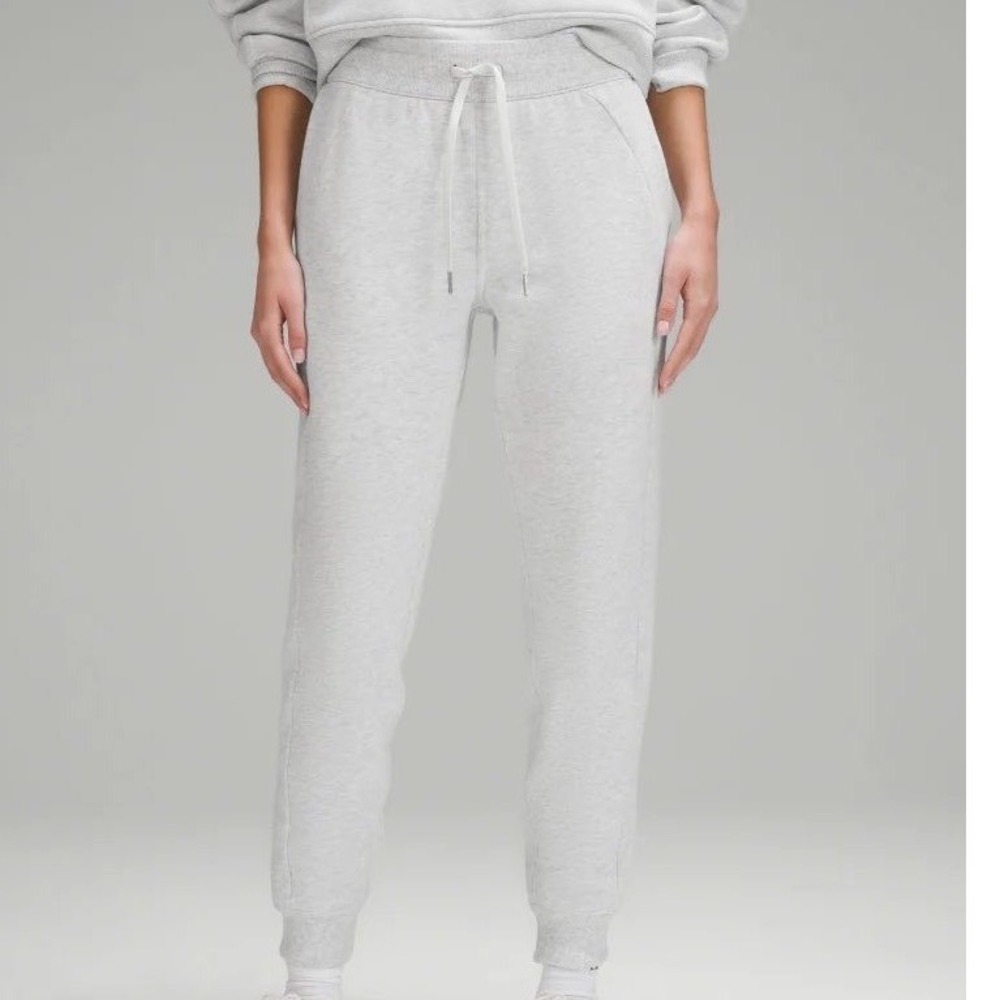 Lululemon Scuba High-Rise Jogger Heathered Core Ultra Light Grey Size 4 Fleece
